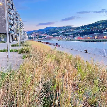 Small Lux Beachcity Close To The River,Metro And Parking Bilbao Extérieur photo